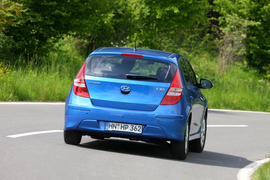  Hyundai i30 Blue Drive (FD) 2010 года  (фото 15 из 26)